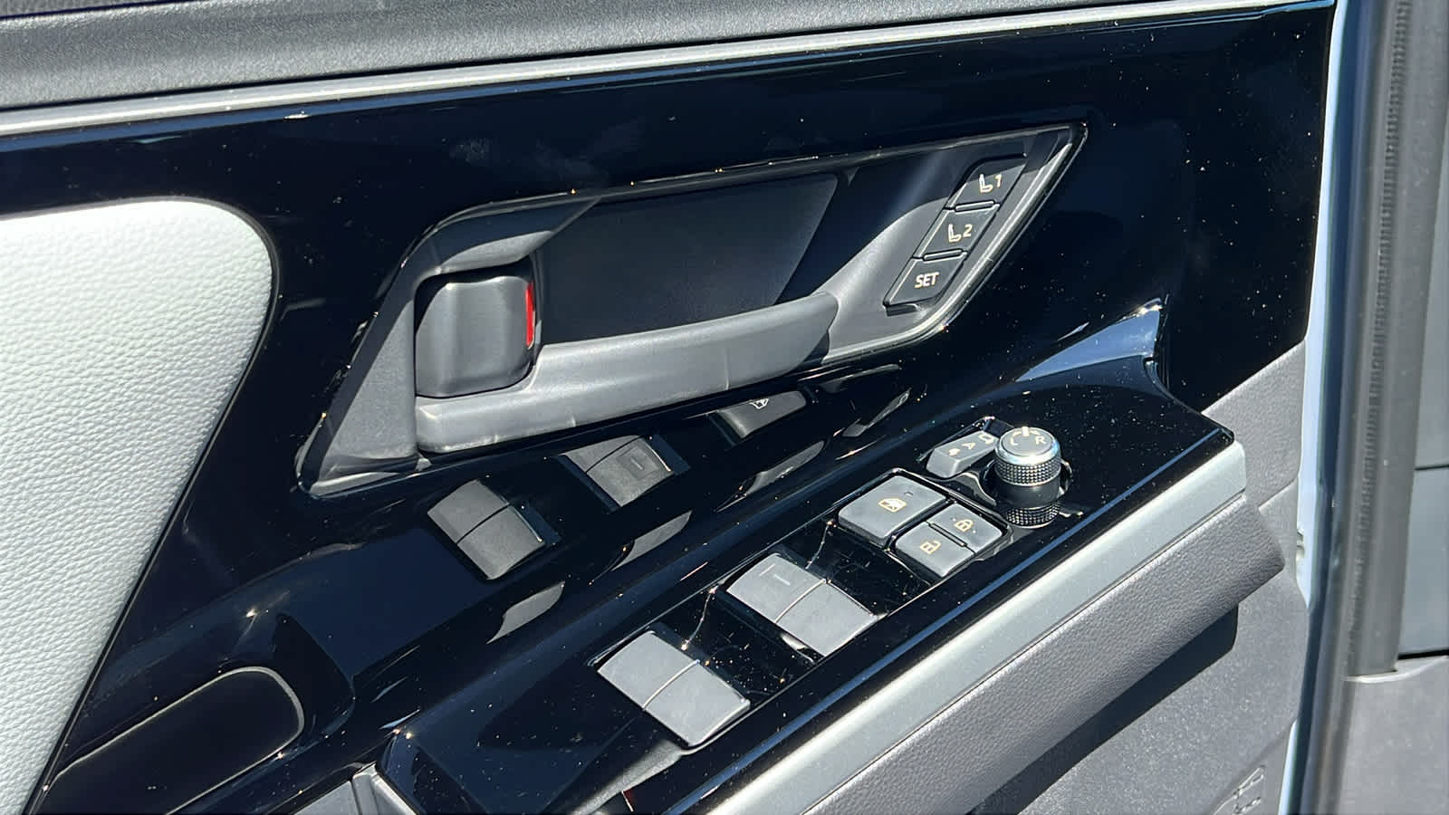 2025 Subaru Solterra Limited 22