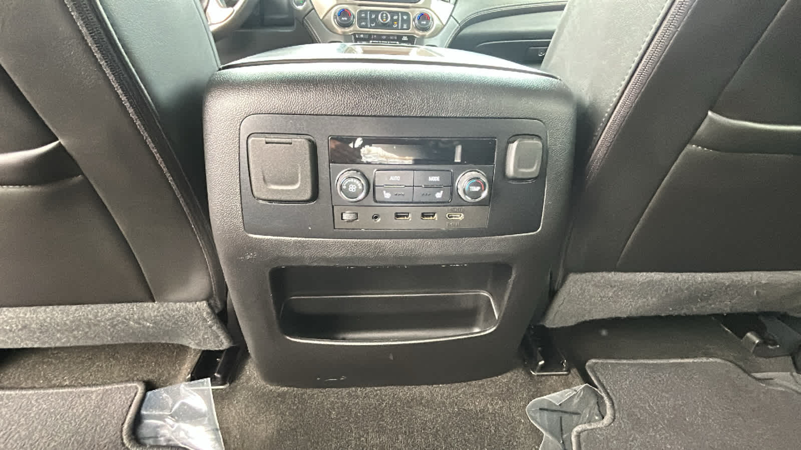 Thumbnail: 2018 GMC Yukon - 25