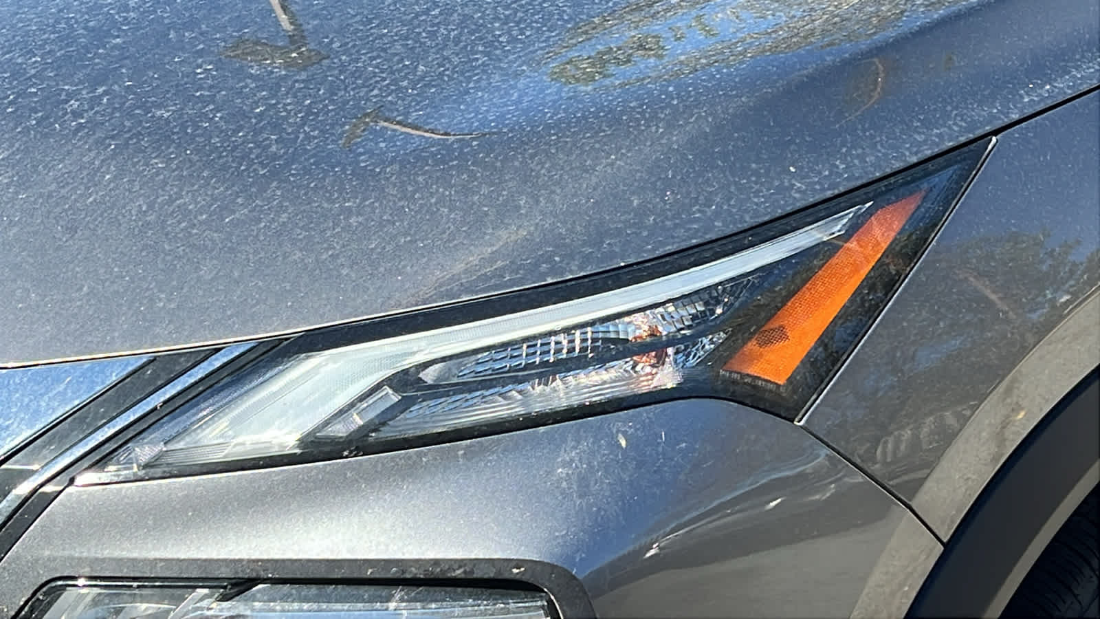 2023 Nissan Rogue SV photo 2