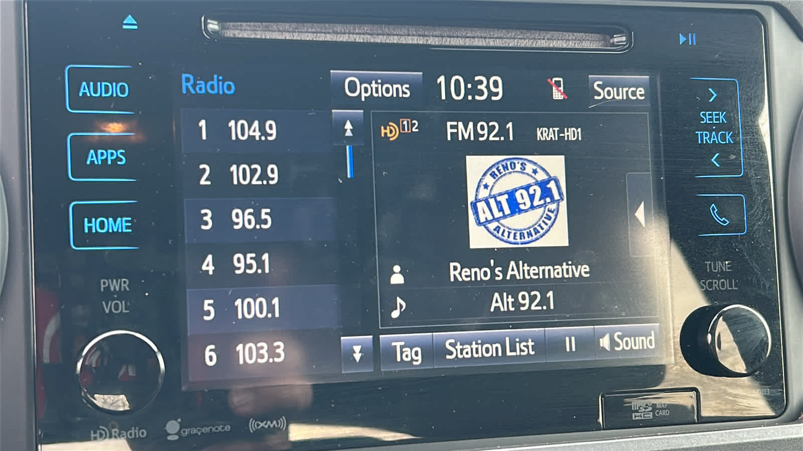 Thumbnail: 2018 Toyota Tacoma - 15