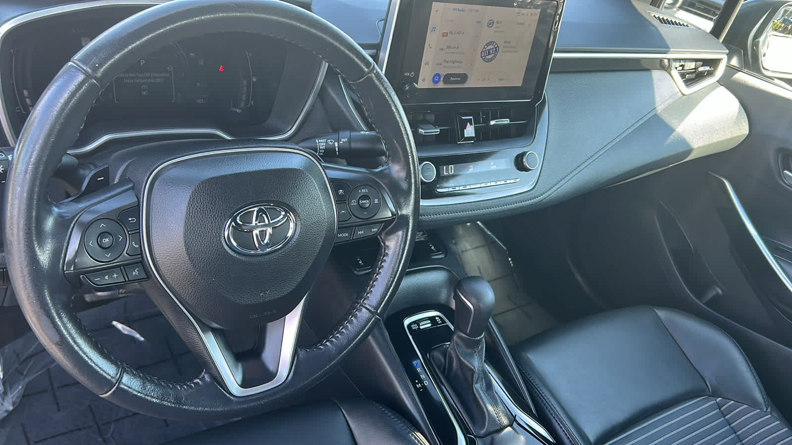 Thumbnail: 2023 Toyota Corolla - 10