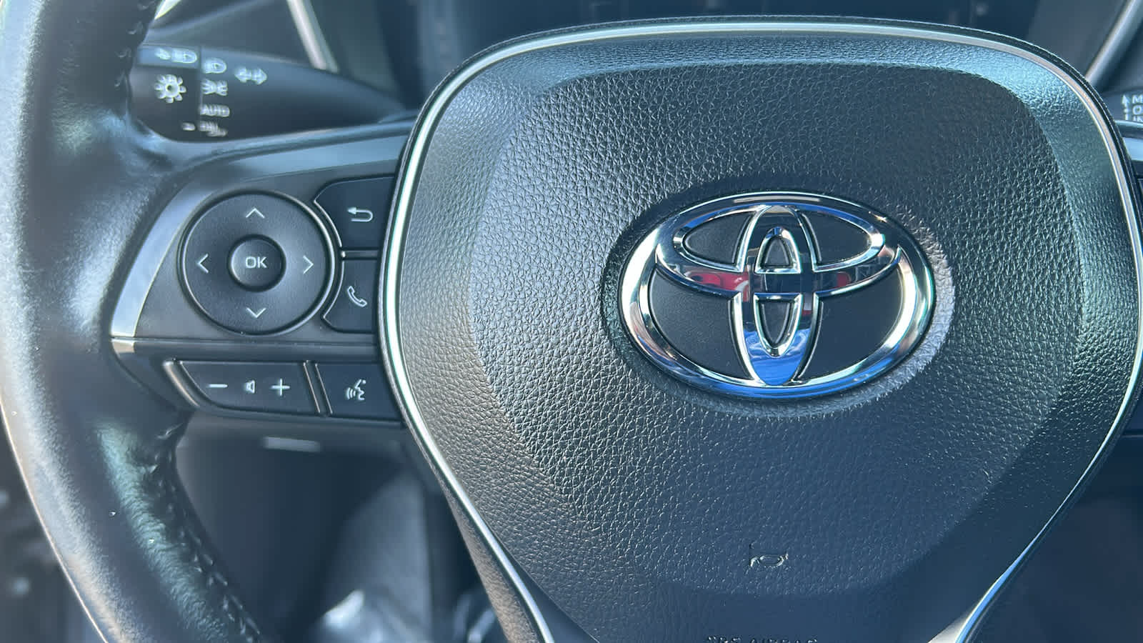 Thumbnail: 2023 Toyota Corolla - 19