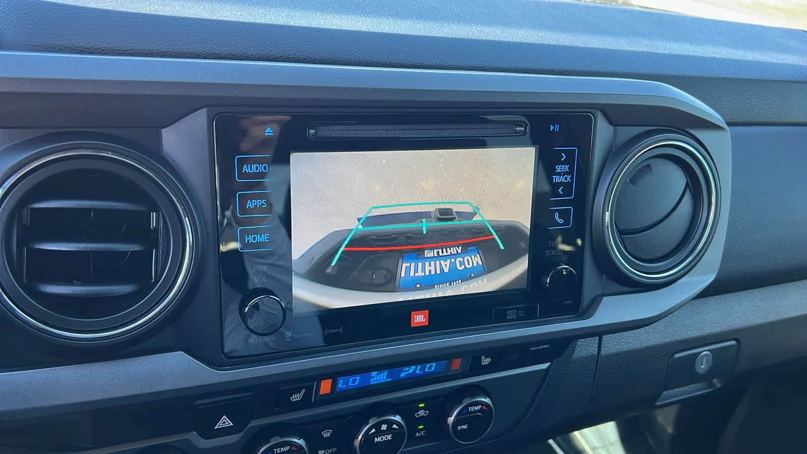 Thumbnail: 2019 Toyota Tacoma - 16
