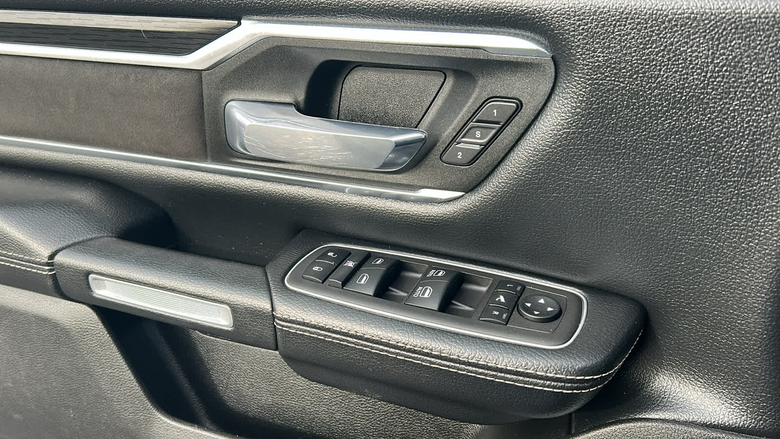 Thumbnail: 2023 RAM 1500 - 22