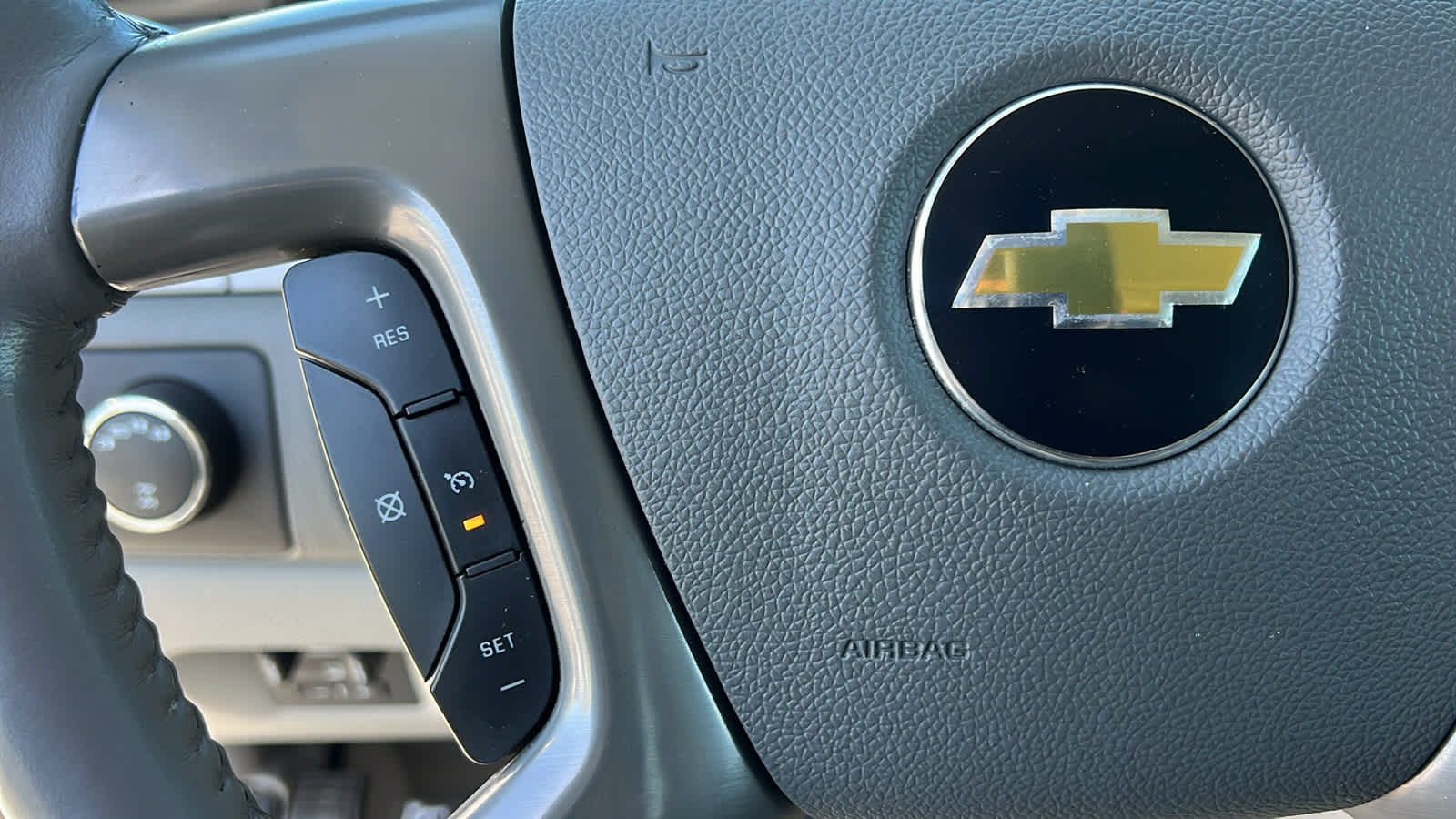 Thumbnail: 2011 Chevrolet Tahoe - 18