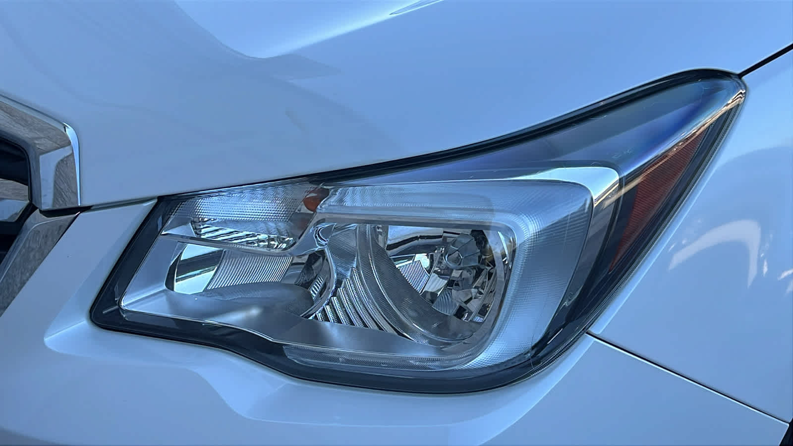 2018 Subaru Forester 2.5i Premium photo 2