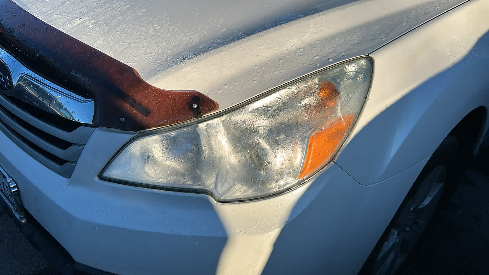 2011 Subaru Outback 2.5i Premium photo 2
