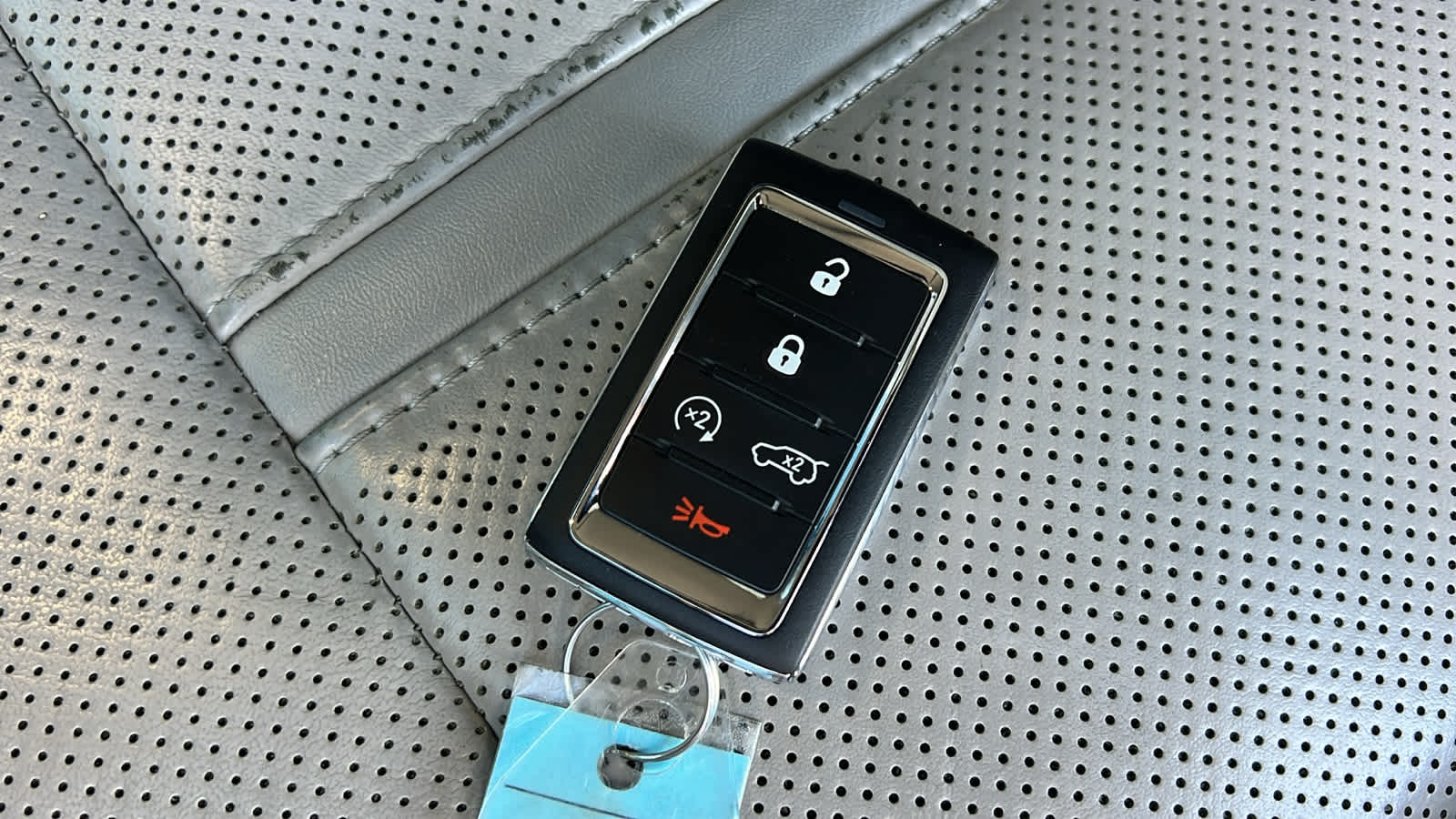 Thumbnail: 2022 Jeep Grand Wagoneer - 29