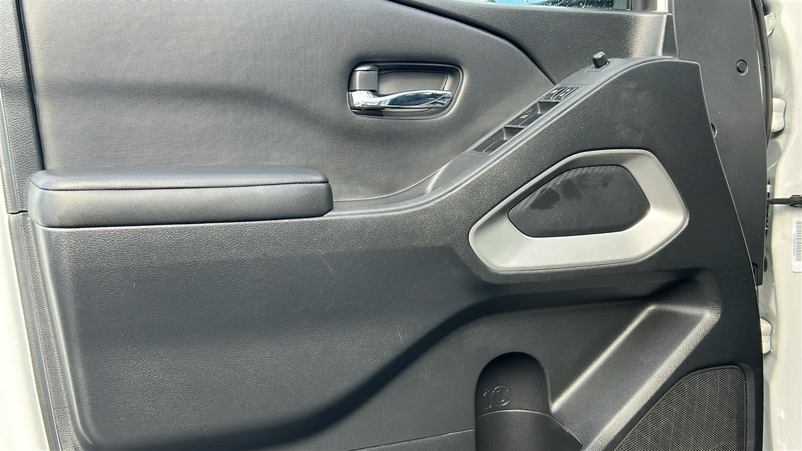 Thumbnail: 2023 Nissan Frontier - 23