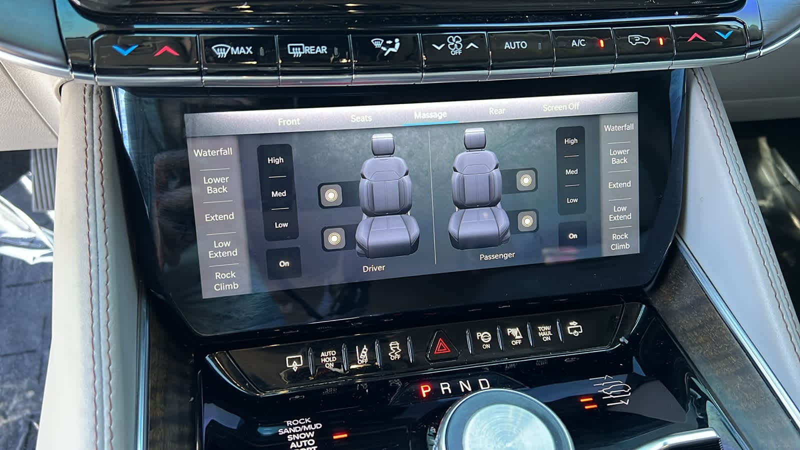 Thumbnail: 2022 Jeep Grand Wagoneer - 14