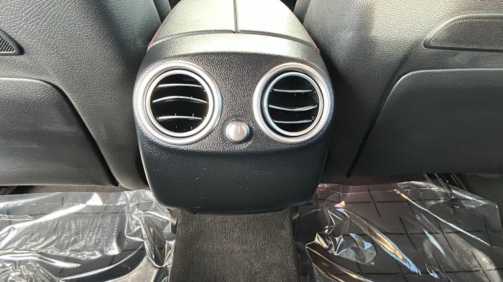 Thumbnail: 2022 Mercedes-Benz GLC - 25