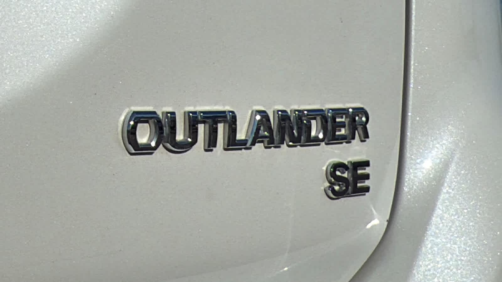 Thumbnail: 2018 Mitsubishi Outlander - 28