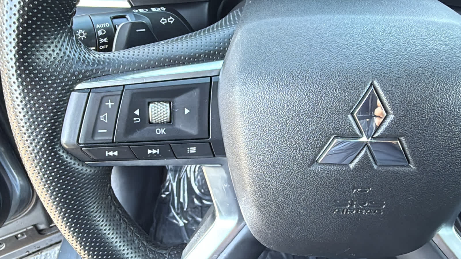 Thumbnail: 2024 Mitsubishi Outlander - 19