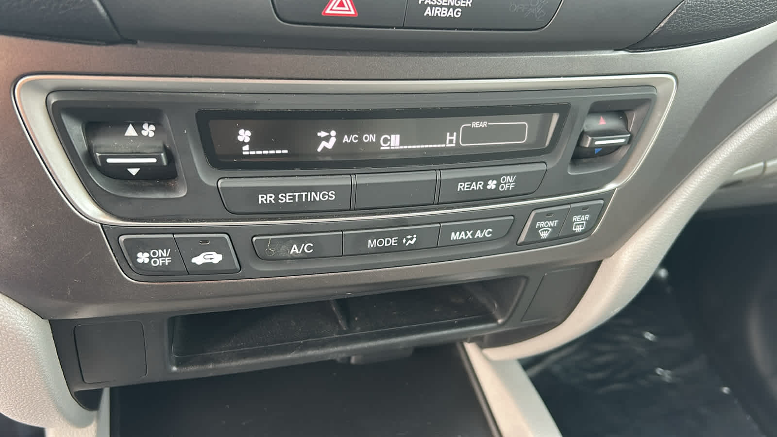 Thumbnail: 2019 Honda Pilot - 14