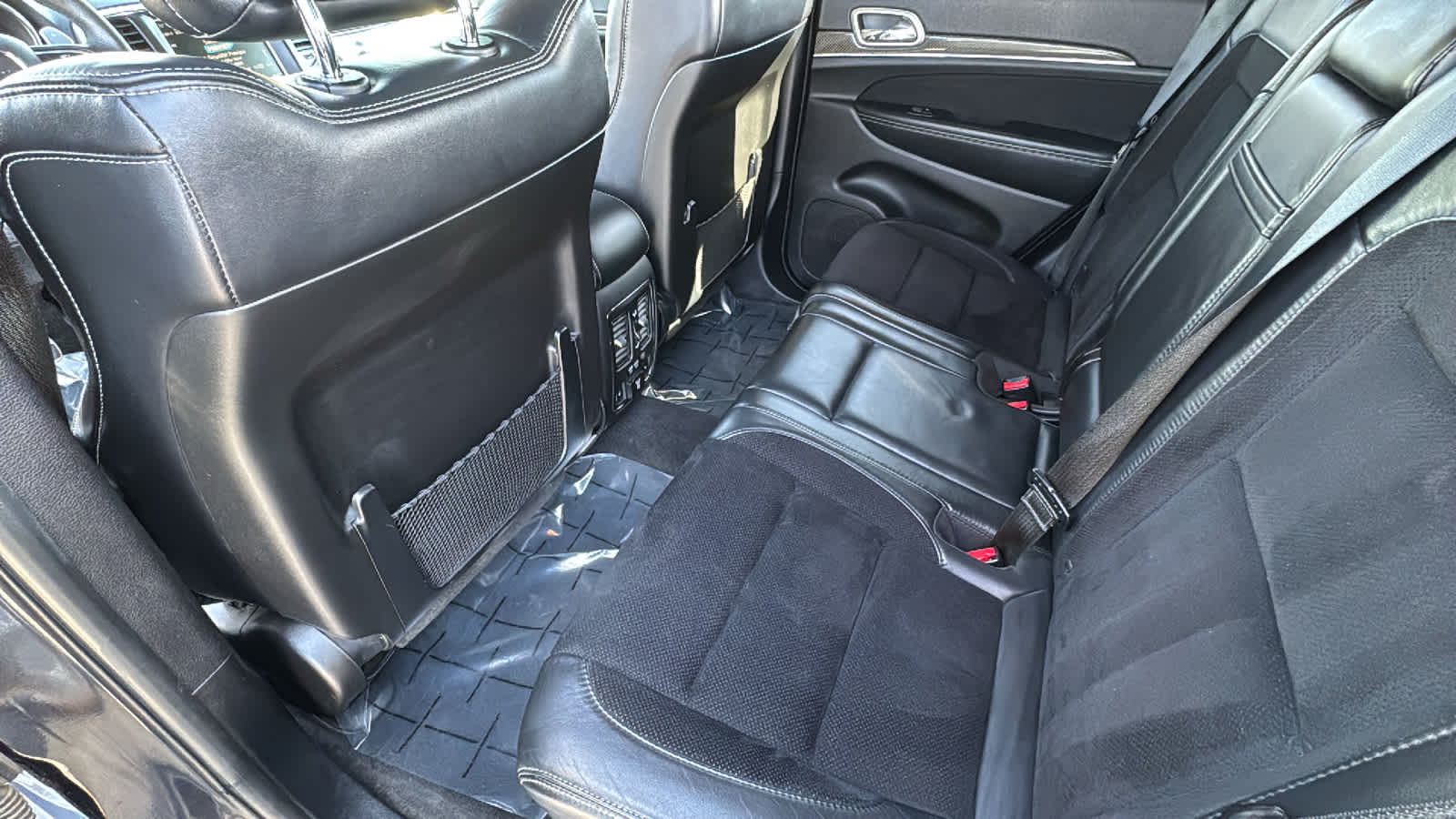 Thumbnail: 2014 Jeep Grand Cherokee - 24