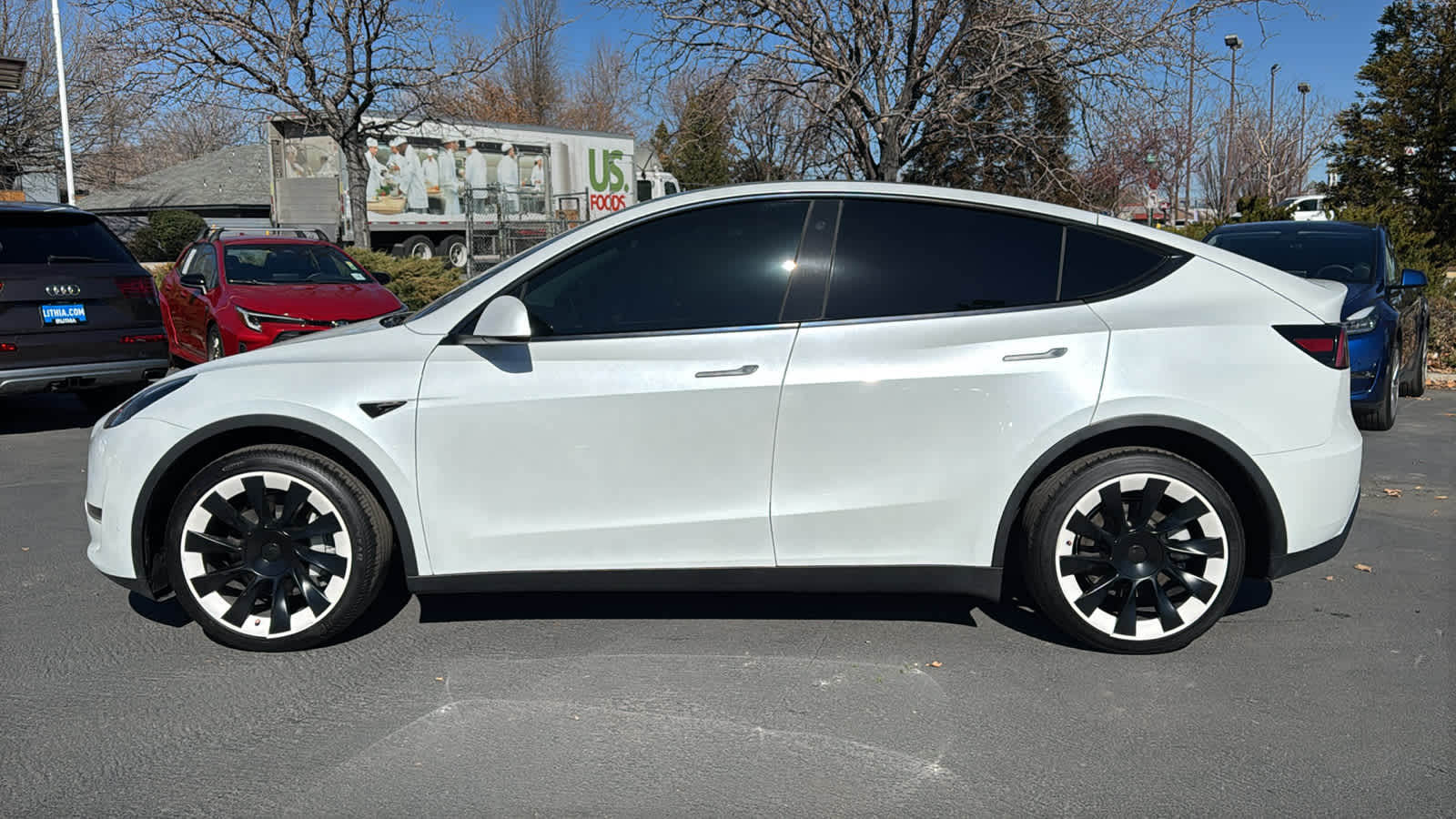 Thumbnail: 2023 Tesla Model Y - 8