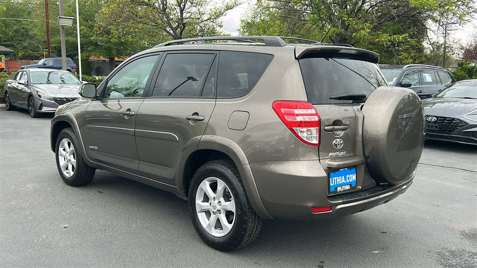 Thumbnail: 2011 Toyota RAV4 - 7