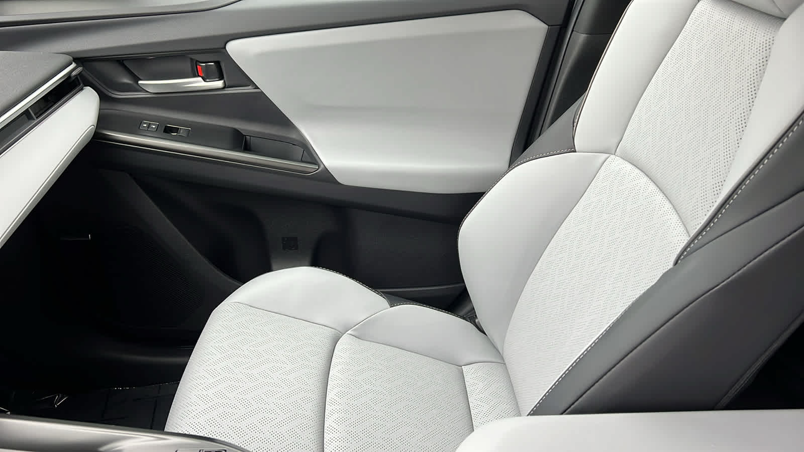 Thumbnail: 2026 Subaru Solterra - 12