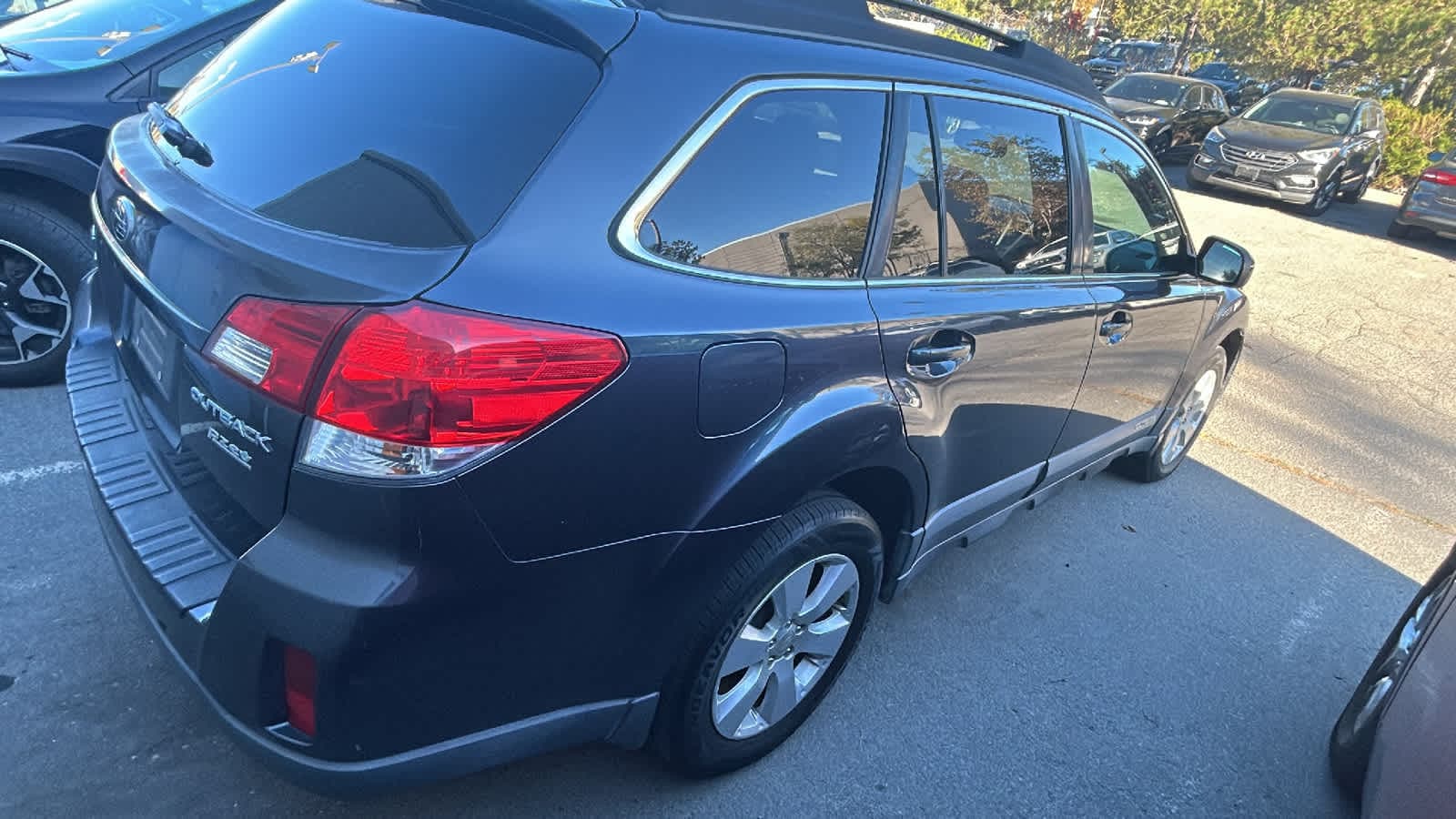 Thumbnail: 2011 Subaru Outback - 16