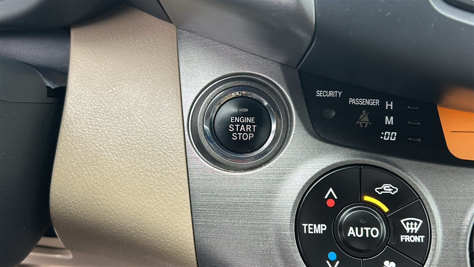 Thumbnail: 2011 Toyota RAV4 - 16