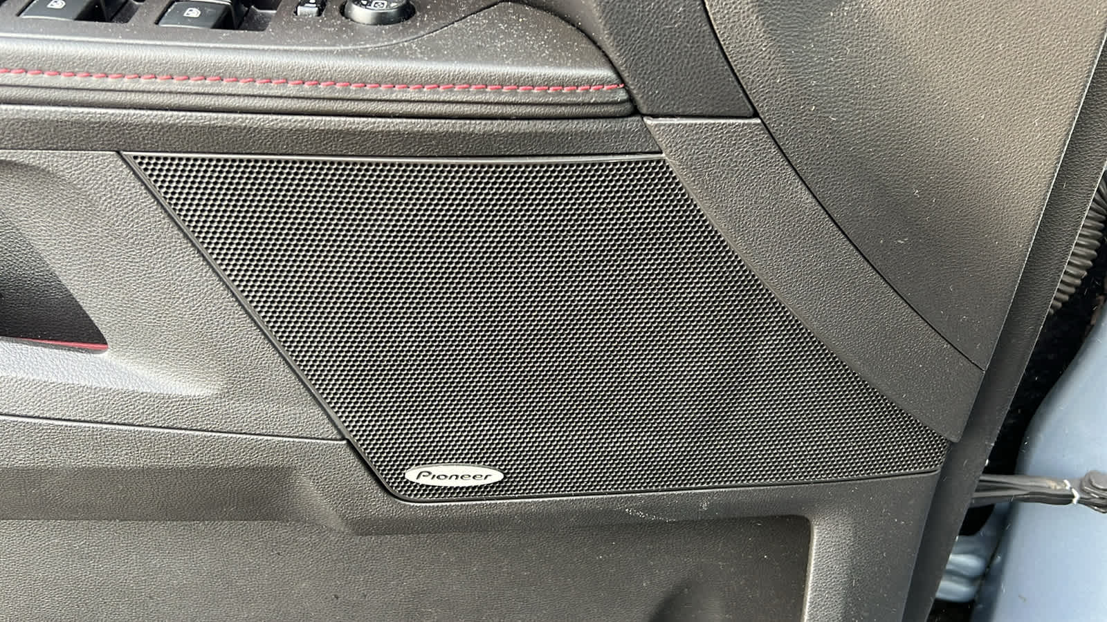 Thumbnail: 2015 GMC Terrain - 8