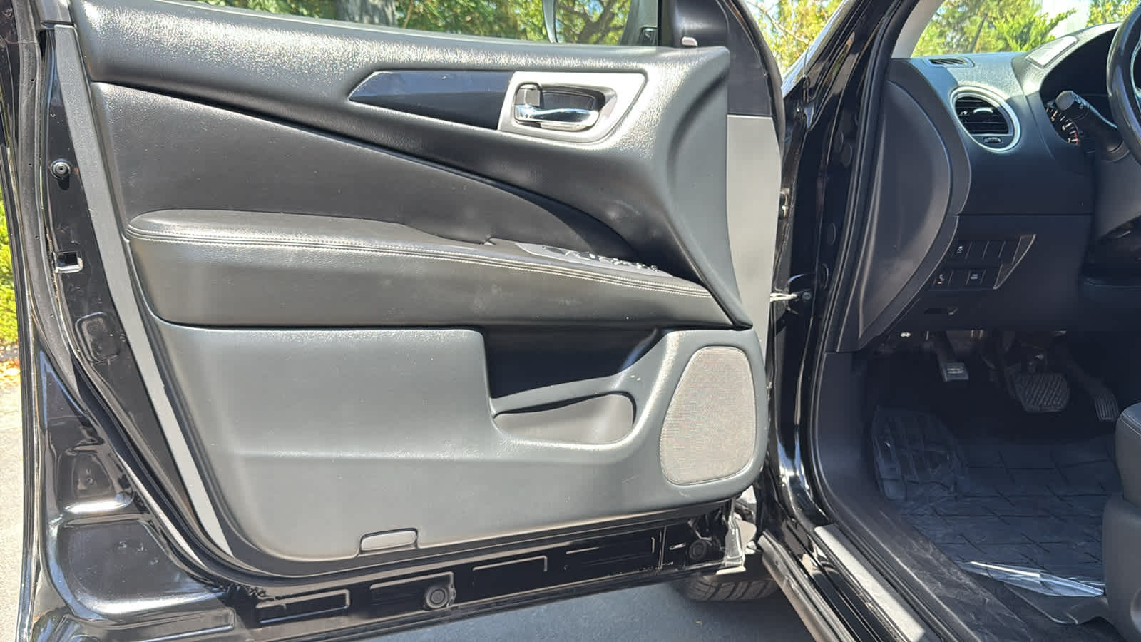 Thumbnail: 2019 Nissan Pathfinder - 23