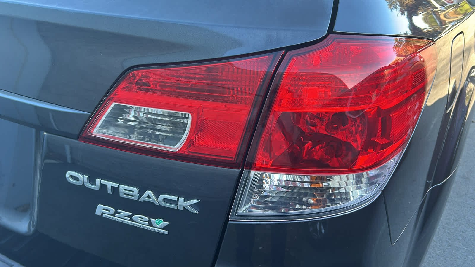 Thumbnail: 2011 Subaru Outback - 14