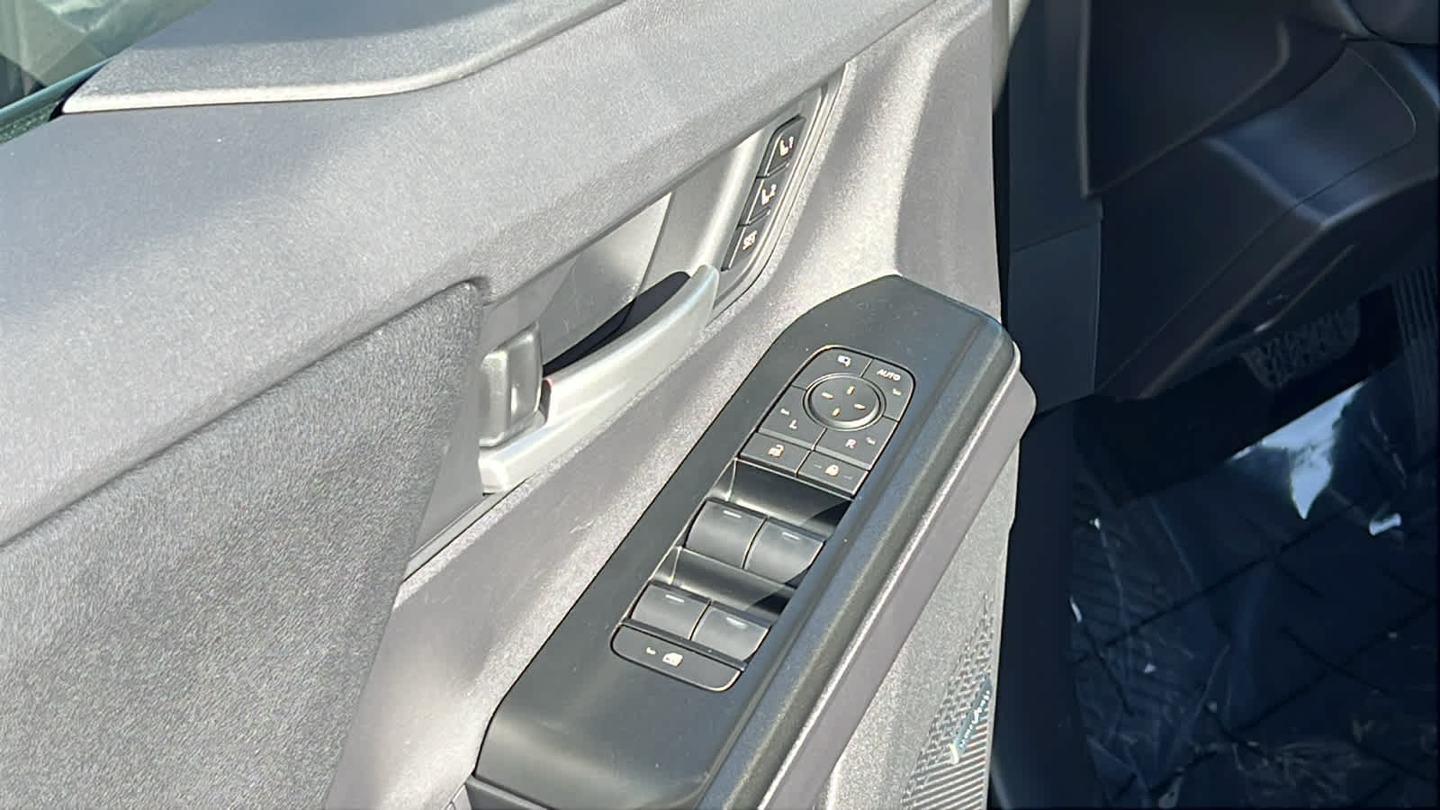 Thumbnail: 2026 Subaru Solterra - 22