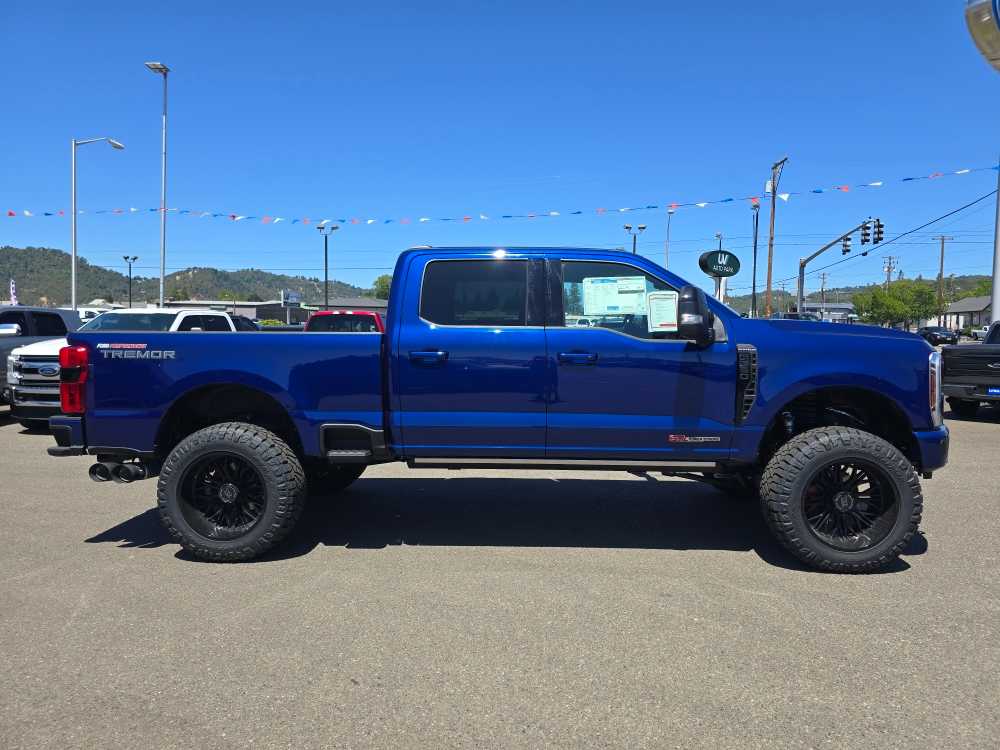 2026 Ford F-350 Super Duty Platinum - Photo 6
