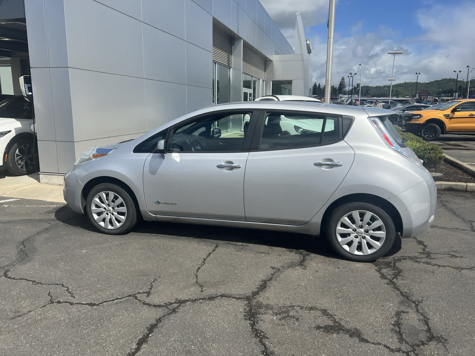 Used 2013 Nissan LEAF S with VIN 1N4AZ0CP1DC410299 for sale in Roseburg, OR