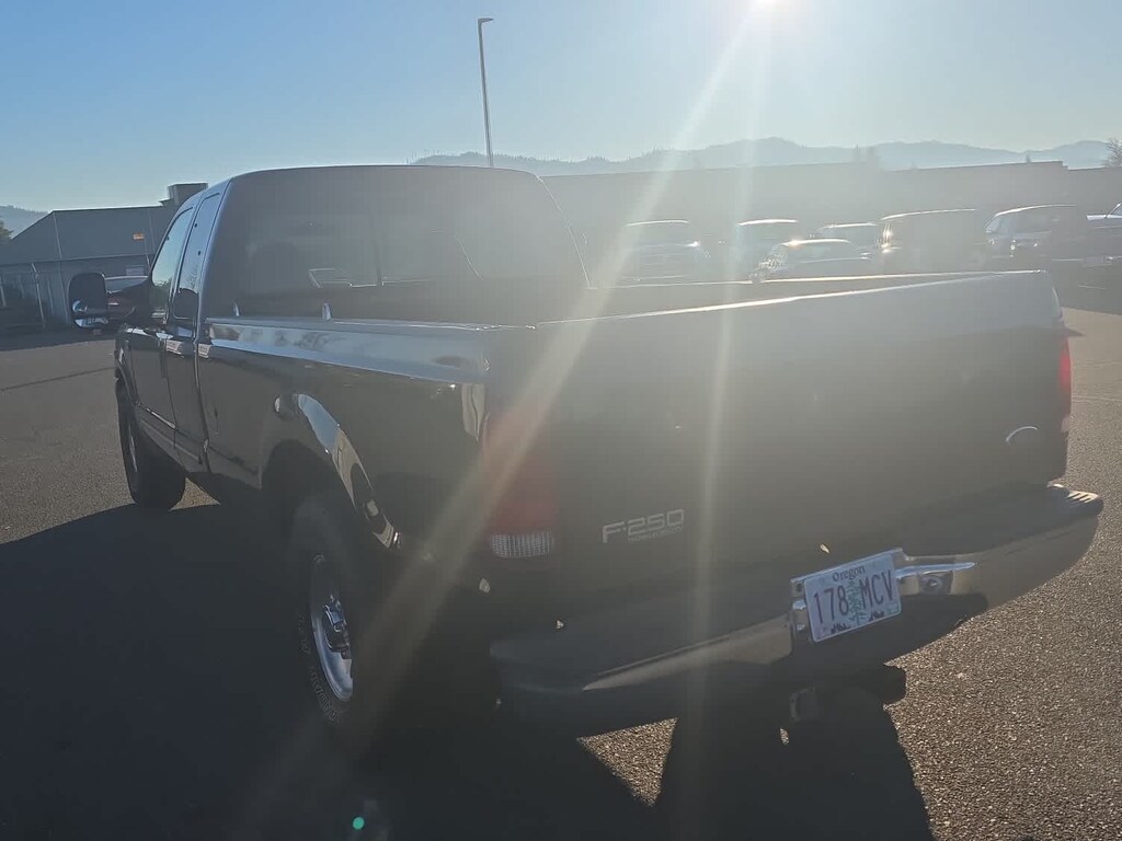 Used 2000 Ford F-250 XL Truck Super Cab