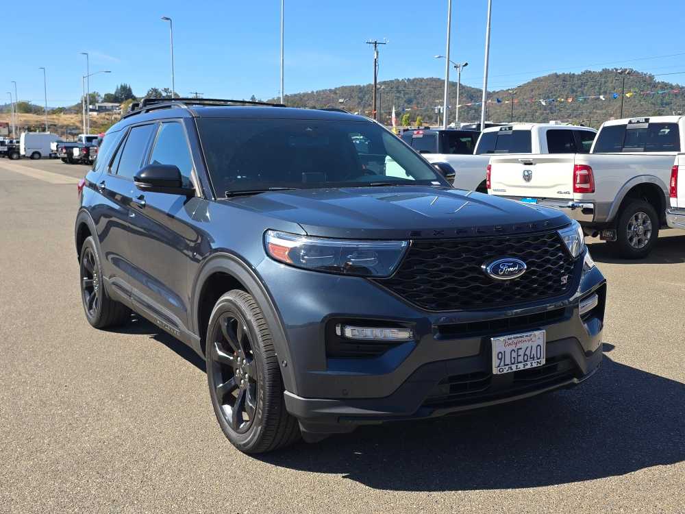 2022 Ford Explorer ST photo 3