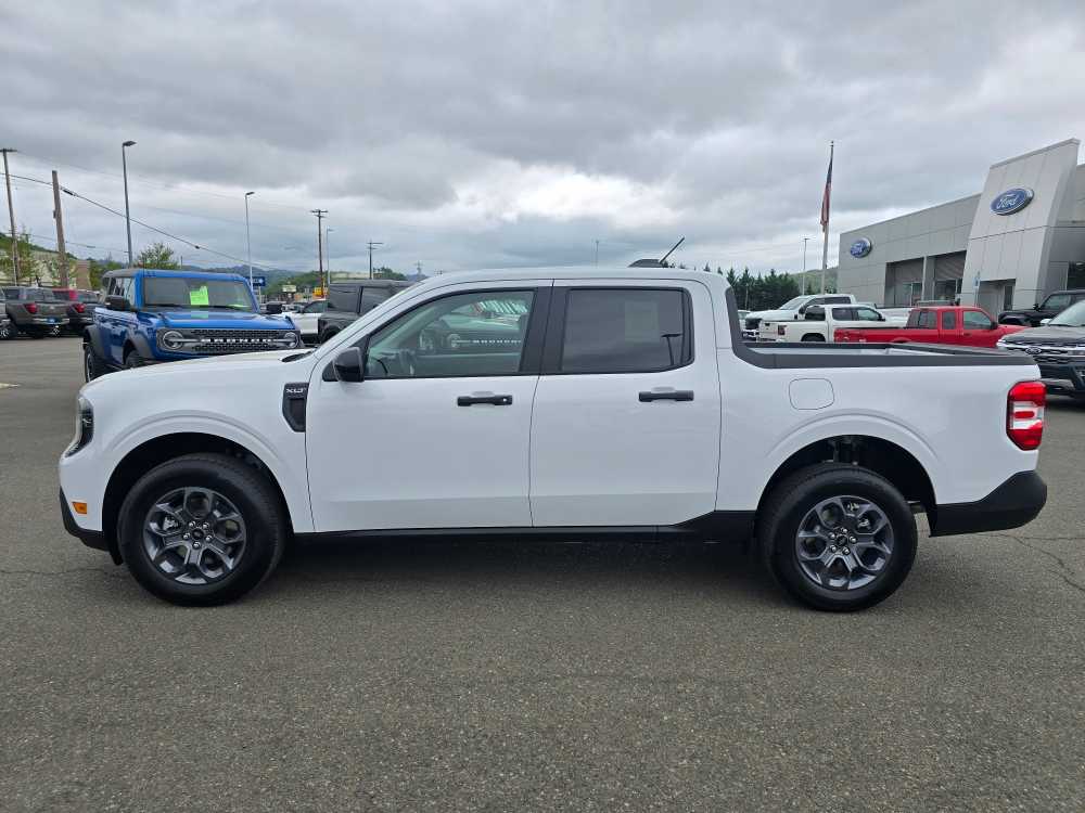 2025 Ford Maverick XLT photo 2