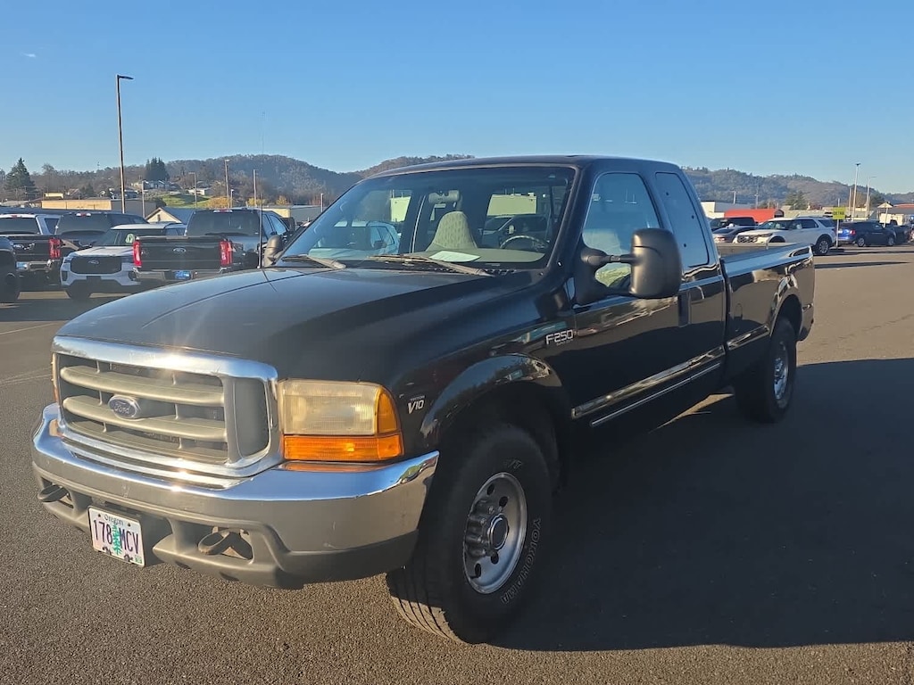 Used 2000 Ford F-250 XL Truck Super Cab
