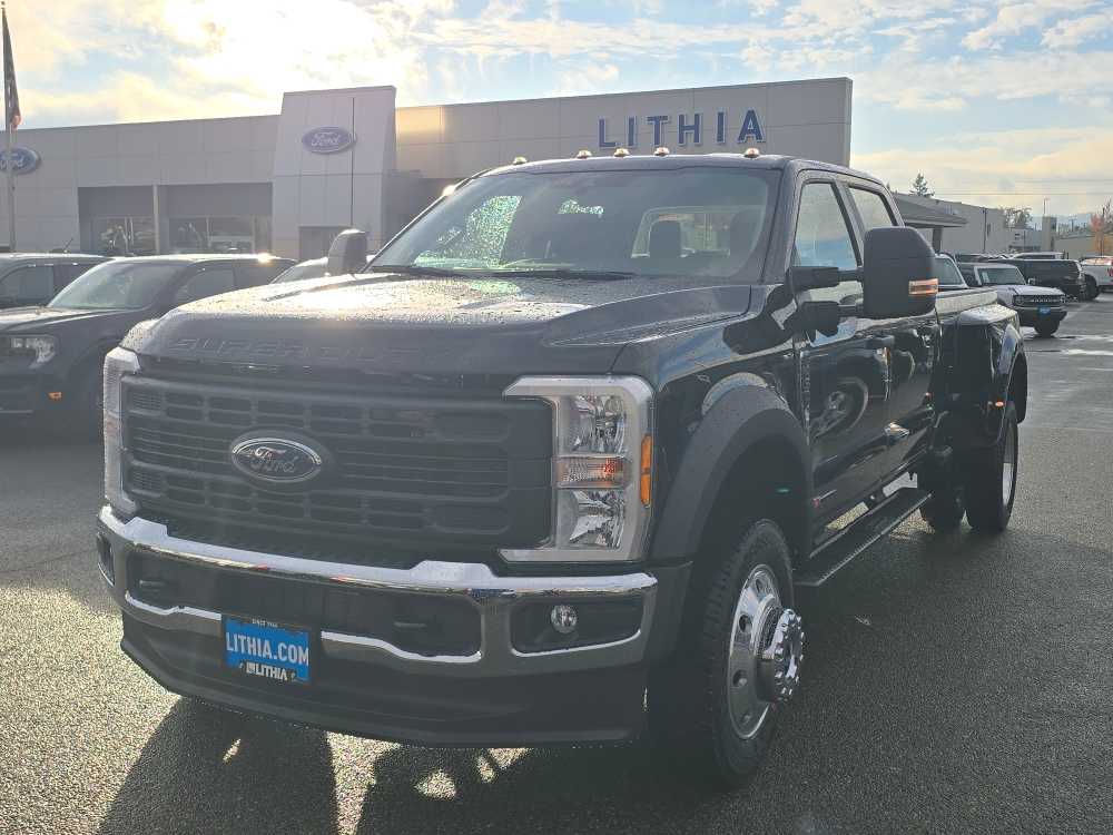 2026 Ford F-450 Super Duty XL's photo