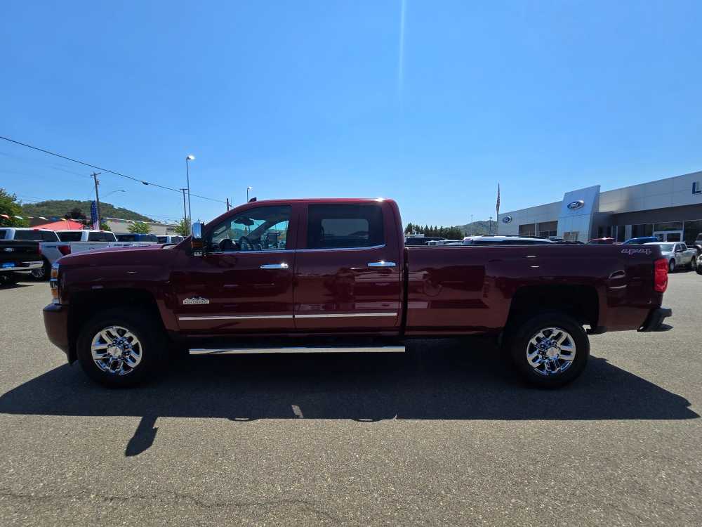 2015 Chevrolet Silverado 3500HD High Country photo 2