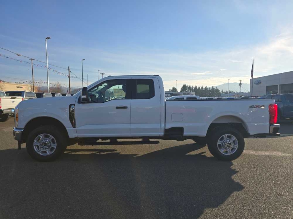 New 2026 Ford Super Duty F-350 SRW XLT Truck