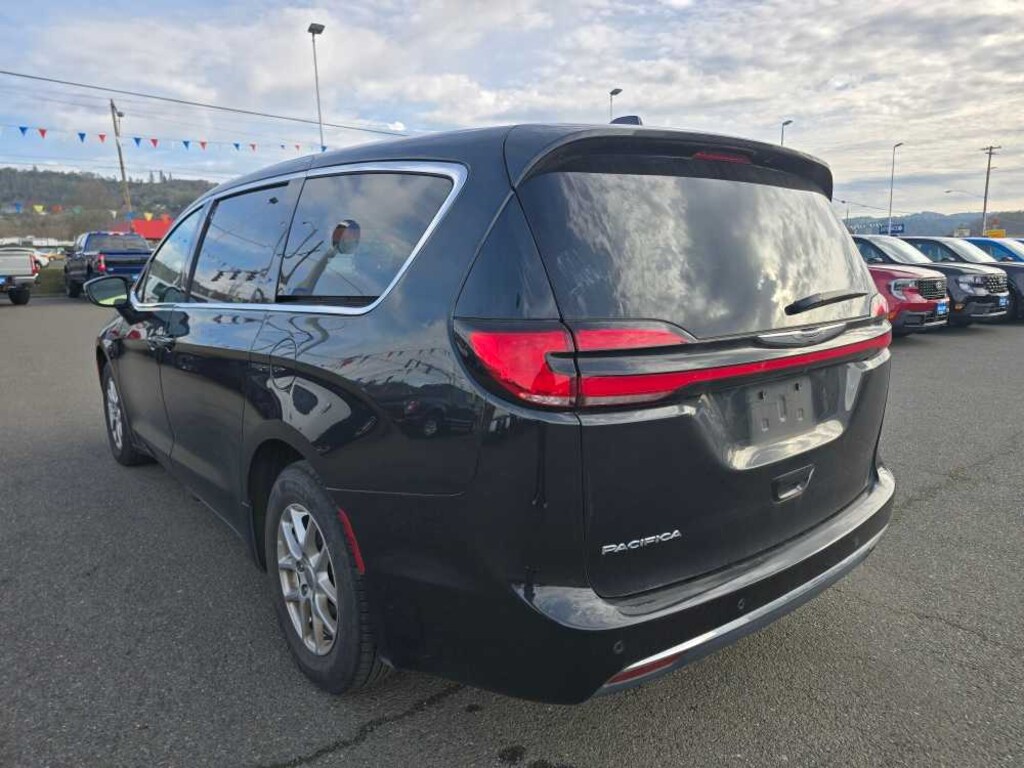 Certified 2023 Chrysler Pacifica Touring L Van Passenger Van