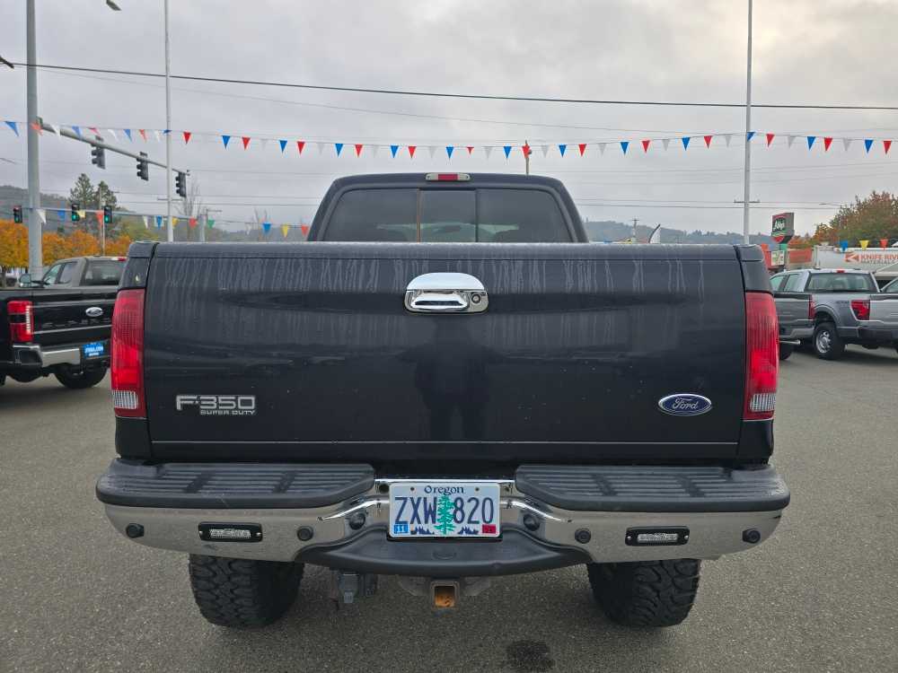 2004 Ford F-350 XLT photo 4