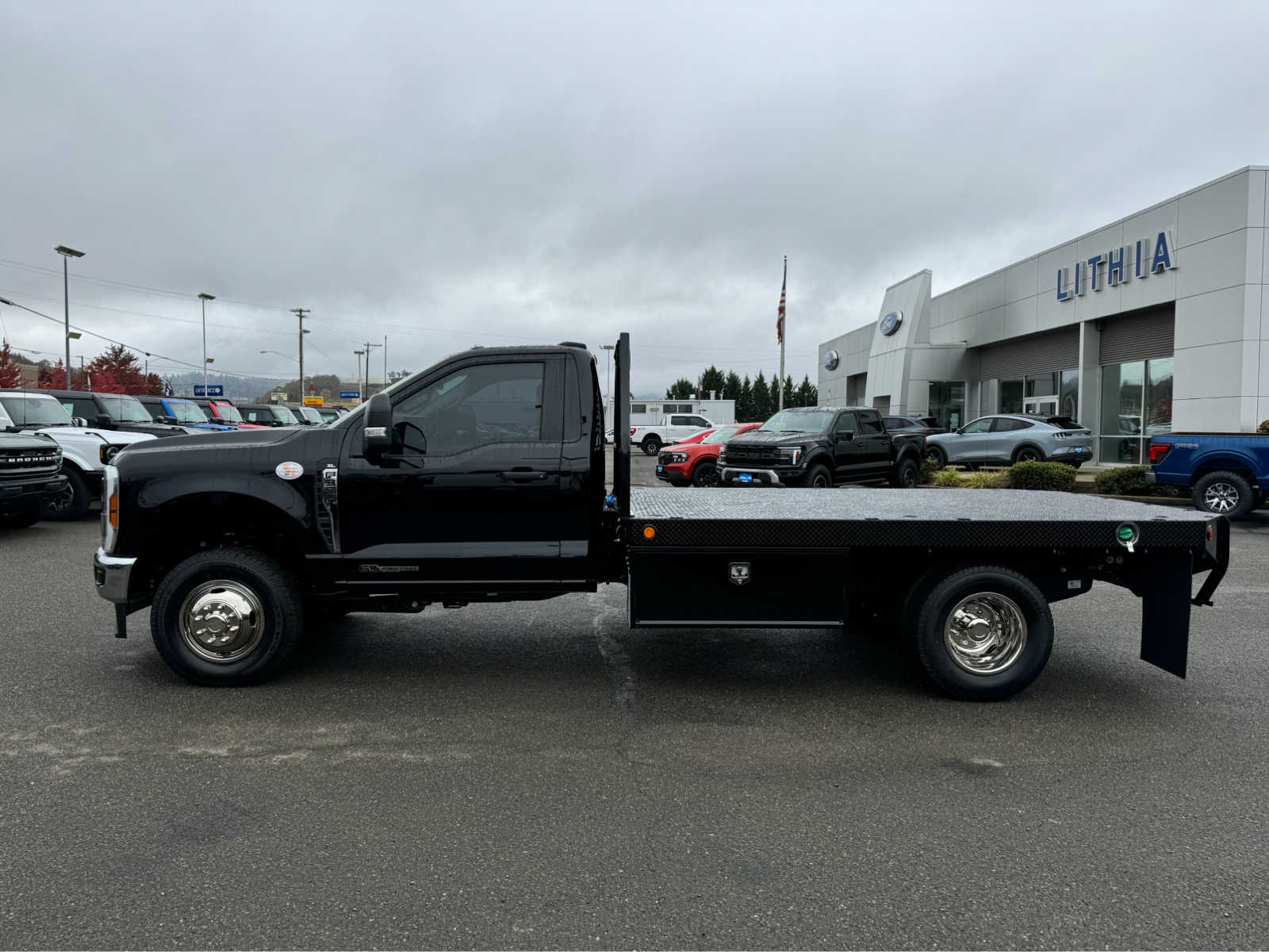 2024 Ford F-350 XL photo 2