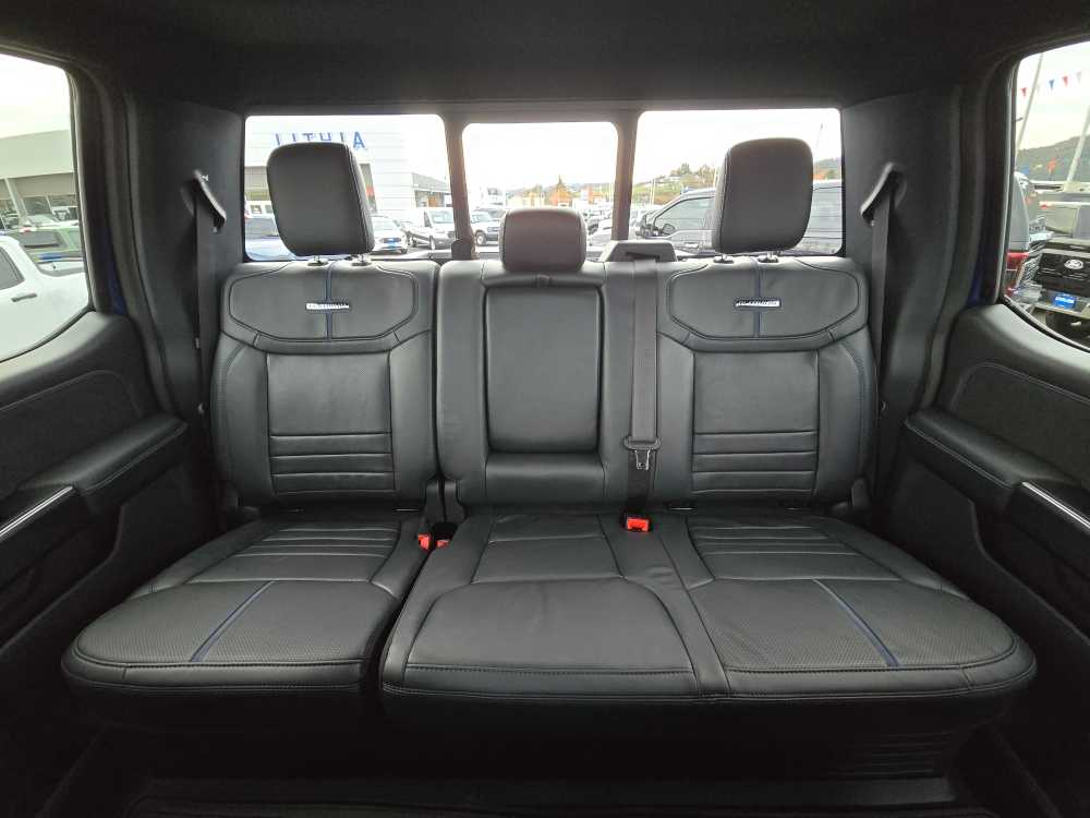 2026 Ford F-350 Super Duty Platinum - Photo 17