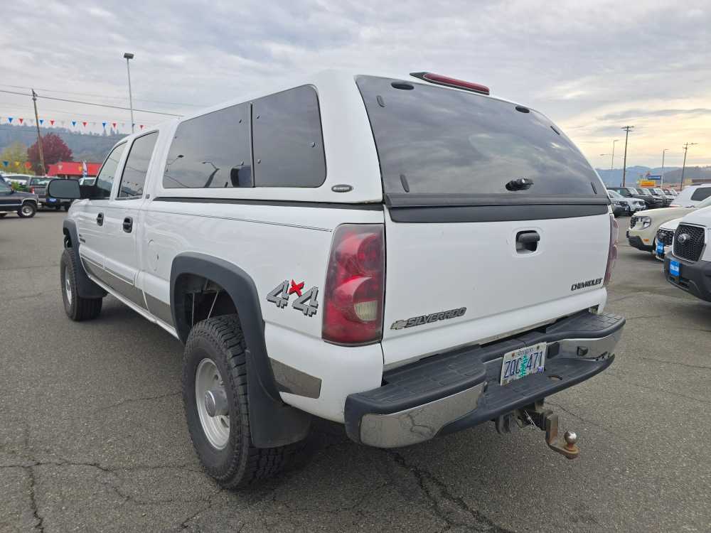 2003 Chevrolet Silverado 2500HD LT photo 3