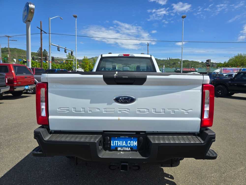 2025 Ford F-350 XL photo 4