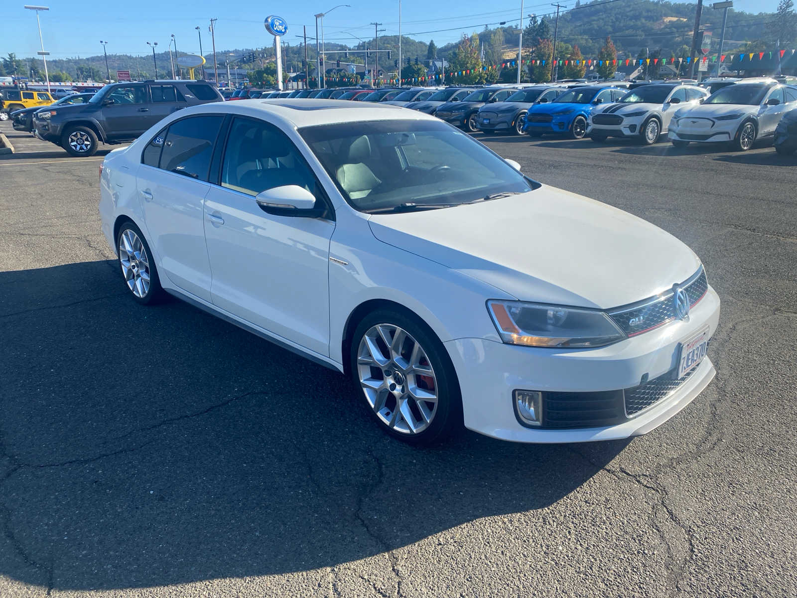 Used 2014 Volkswagen Jetta GLI with VIN 3VW4T7AJ8EM272533 for sale in Roseburg, OR