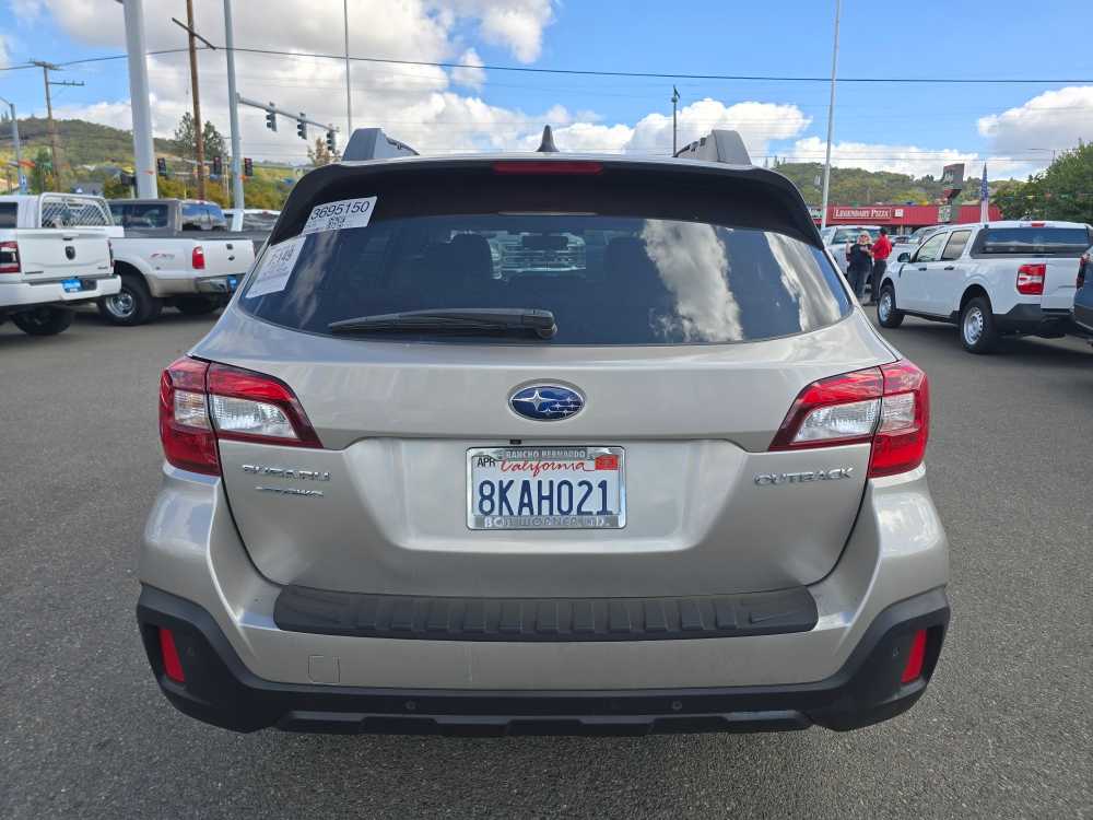 2019 Subaru Outback Limited photo 3