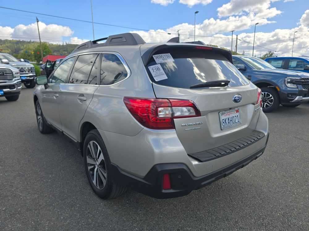 2019 Subaru Outback Limited photo 2