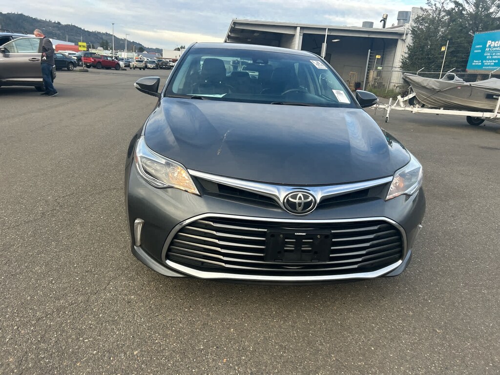 Used 2017 Toyota Avalon XLE Sedan