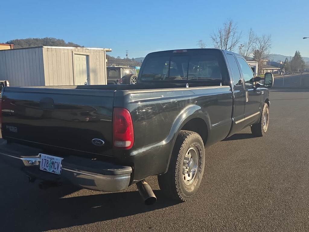 Used 2000 Ford F-250 XL Truck Super Cab