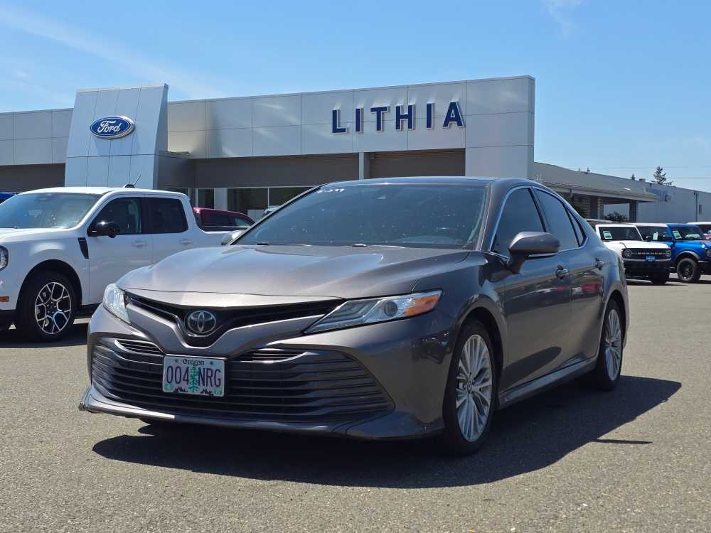 2019 Toyota Camry 3.5 Auto V6 XLE's photo