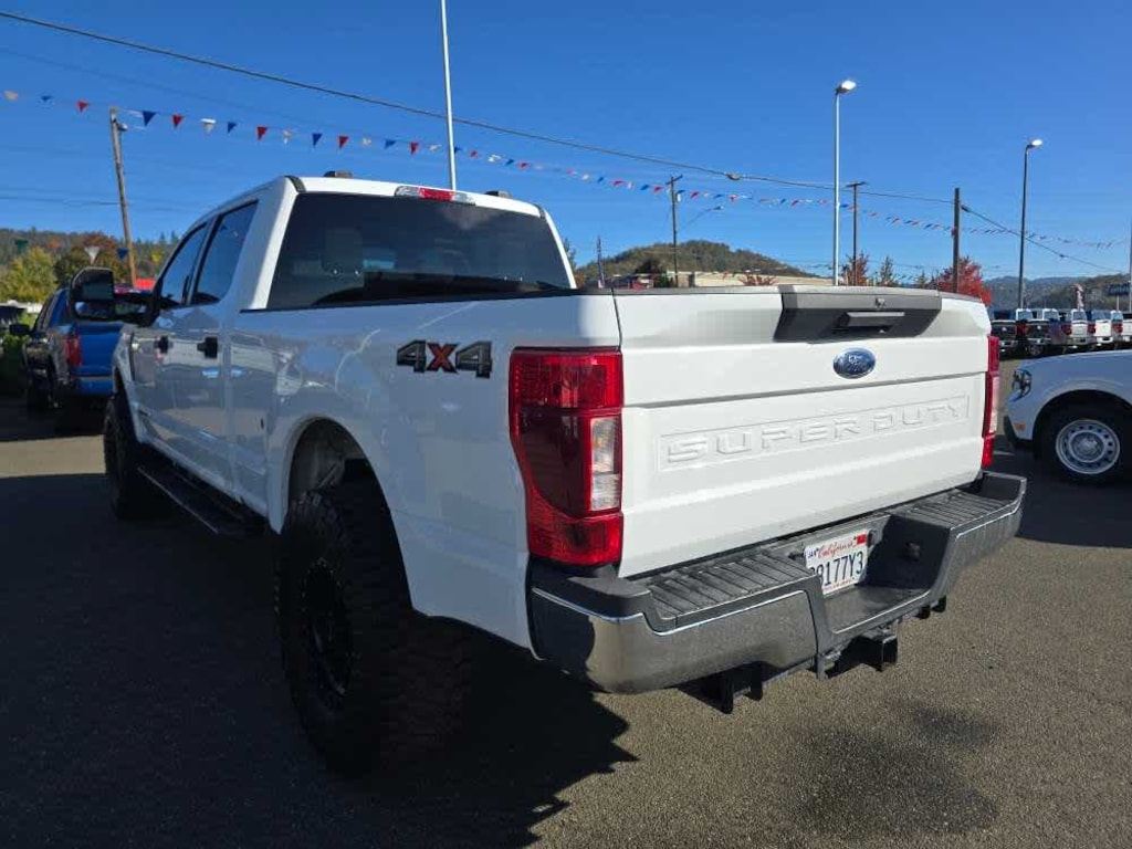 Used 2022 Ford F-250 XLT Truck Crew Cab